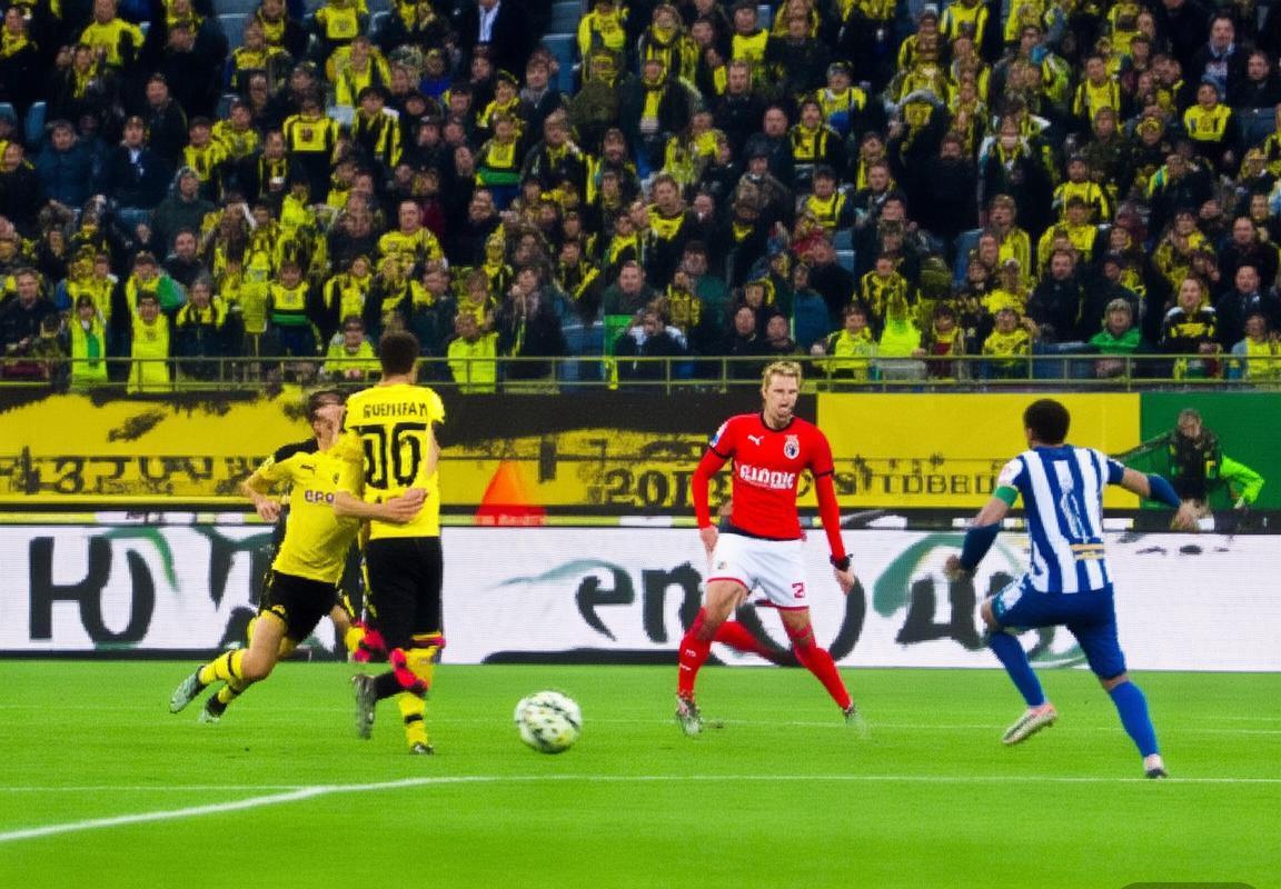 德甲焦点战：柏林联VS弗莱堡激战成平局，精彩瞬间回顾(图3)