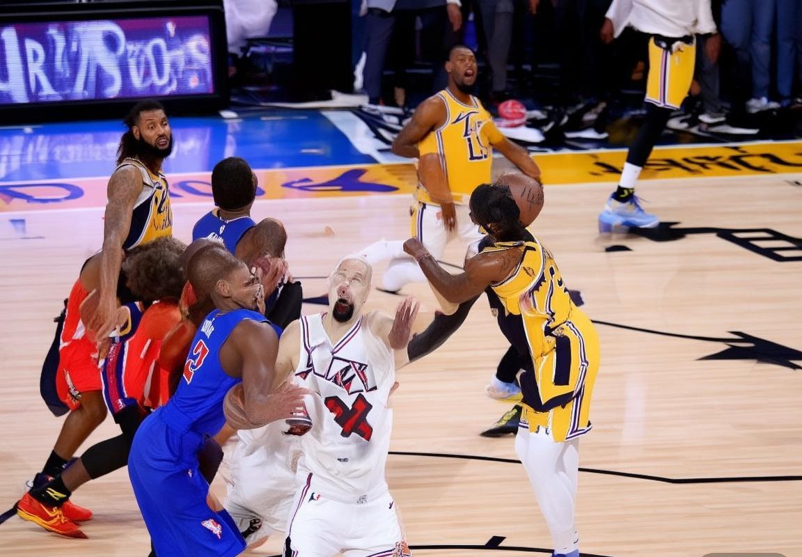 2019NBA焦点战：湖人活塞巅峰对决精彩瞬间回顾(图1)